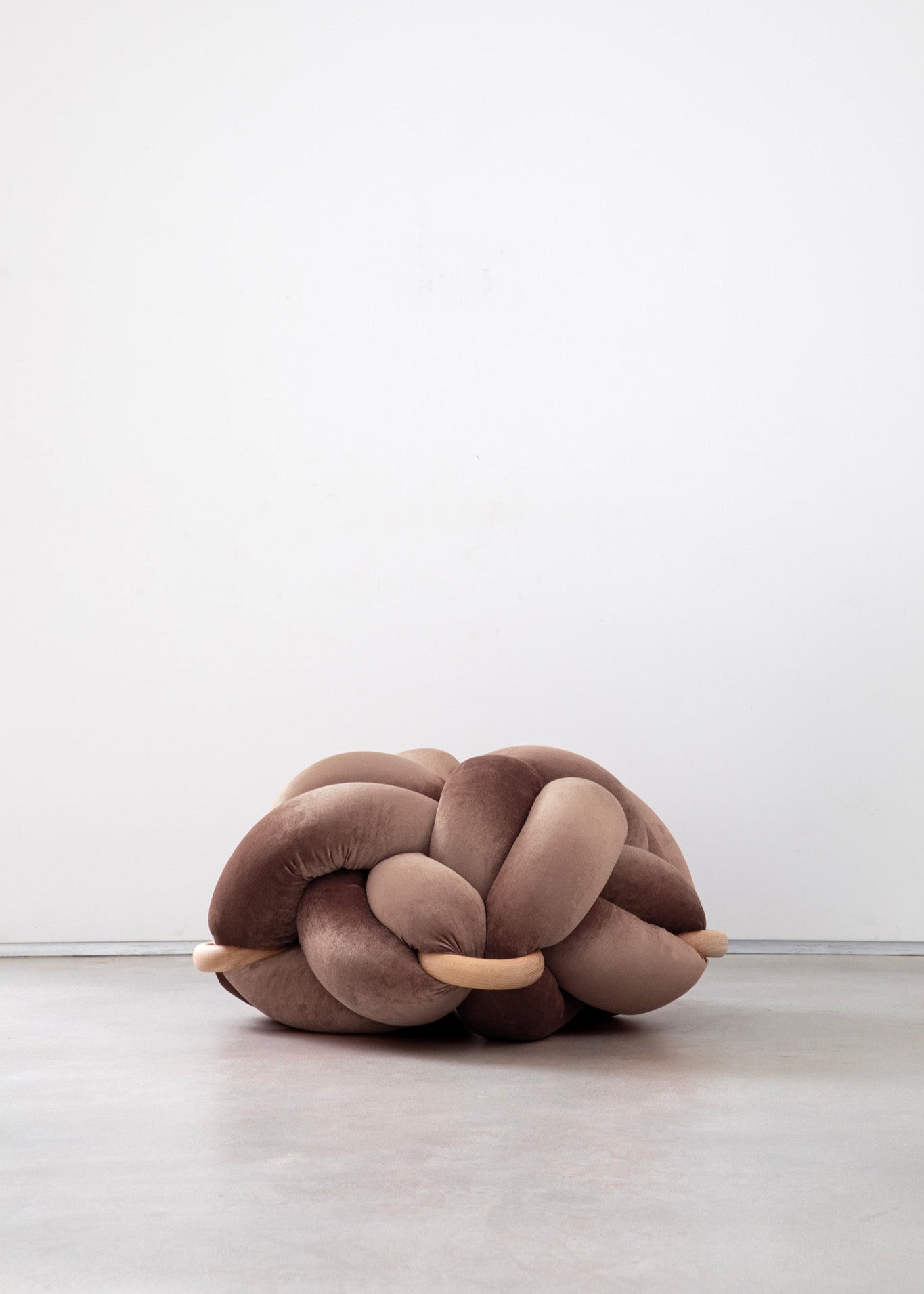 (M) Truffle Knot Floor Cushion